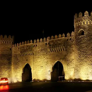 Fountains Square And Old City Баку